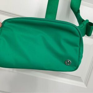 lululemon Everywhere Belt Bag